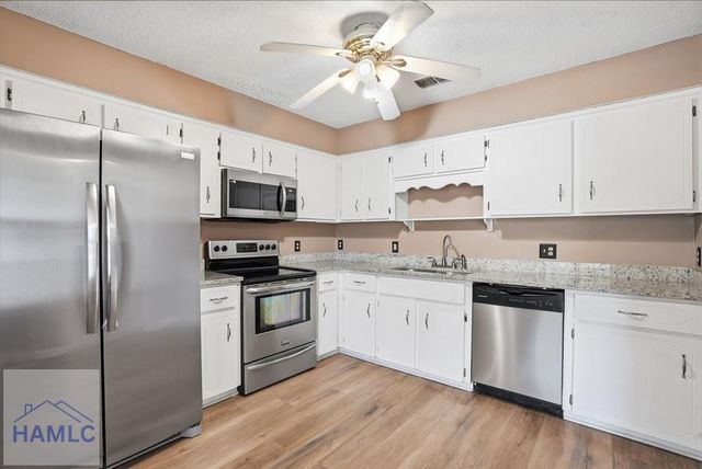 197 Waters Avenue, Allenhurst, GA 31301