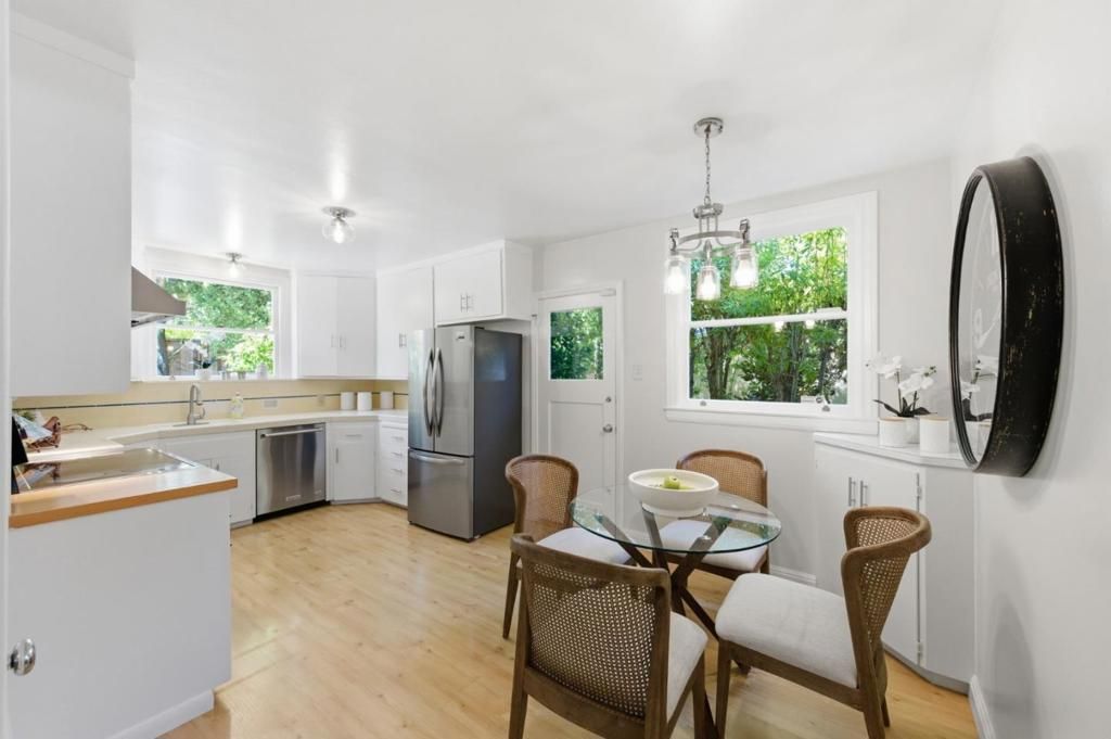 Image 14 of property listing at 510 Aragon Boulevard, San Mateo, CA 94402