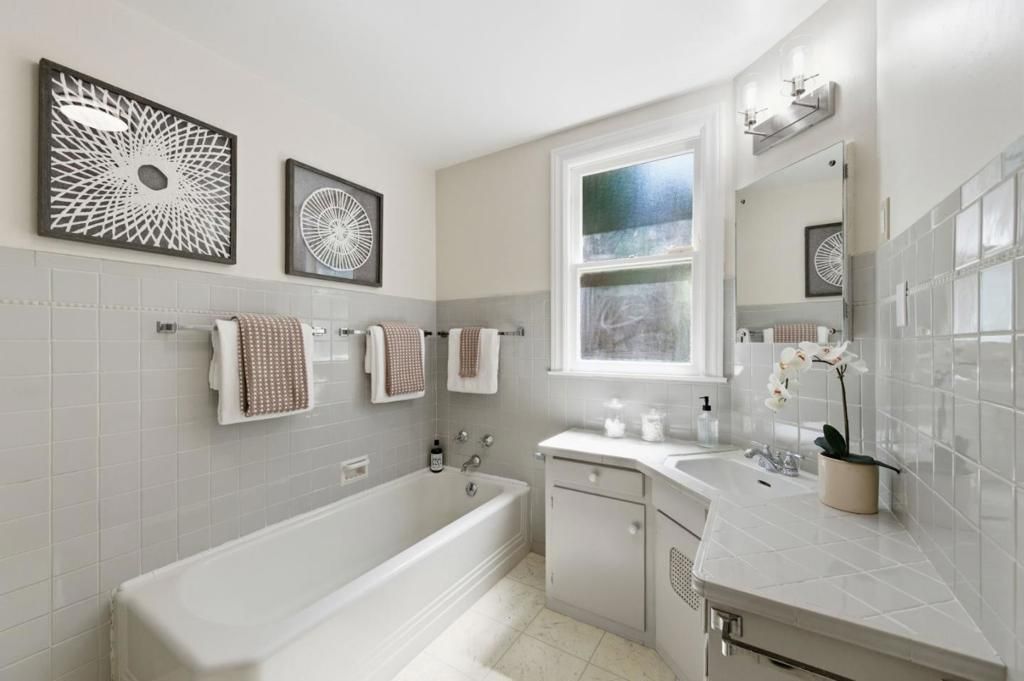 Image 20 of property listing at 510 Aragon Boulevard, San Mateo, CA 94402