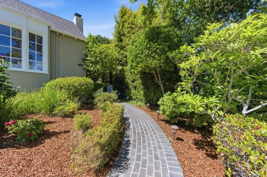 Image 4 of property listing at 510 Aragon Boulevard, San Mateo, CA 94402