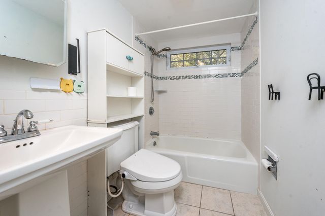 27 Quaker Lane, Harwich, MA 02645