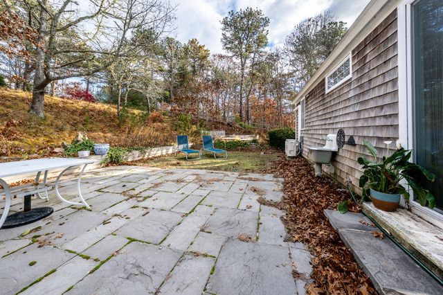 27 Quaker Lane, Harwich, MA 02645