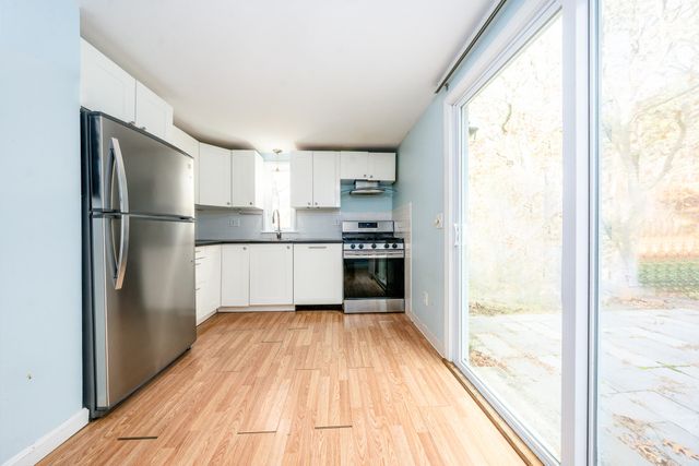 27 Quaker Lane, Harwich, MA 02645