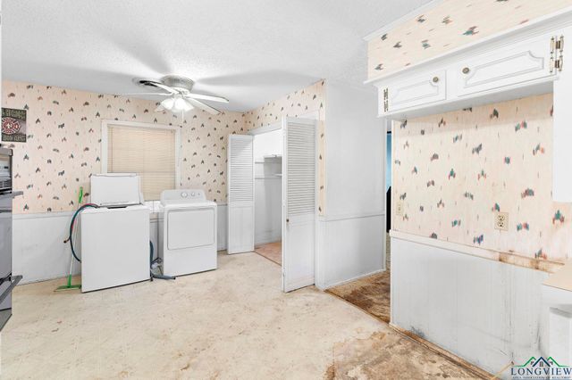 304 Hillcrest BLVD, Daingerfield, TX 75638