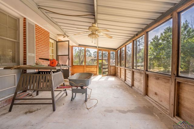 304 Hillcrest BLVD, Daingerfield, TX 75638