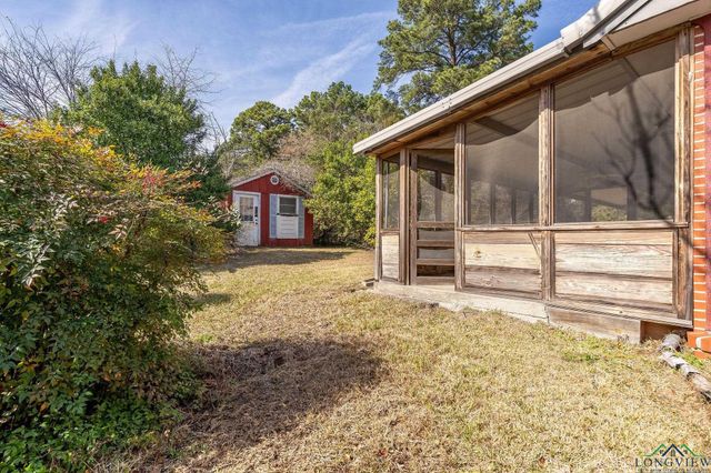 304 Hillcrest BLVD, Daingerfield, TX 75638