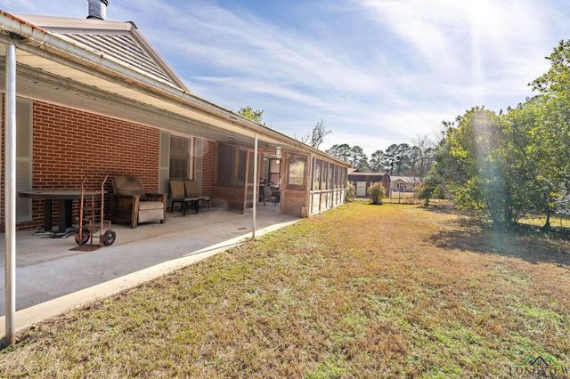 304 Hillcrest BLVD, Daingerfield, TX 75638