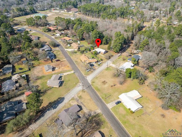 304 Hillcrest BLVD, Daingerfield, TX 75638