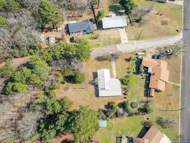 304 Hillcrest BLVD, Daingerfield, TX 75638