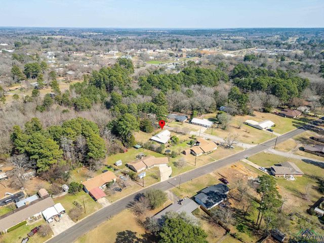 304 Hillcrest BLVD, Daingerfield, TX 75638