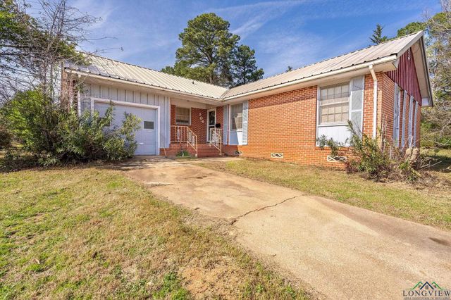 304 Hillcrest BLVD, Daingerfield, TX 75638