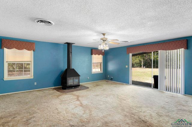 304 Hillcrest BLVD, Daingerfield, TX 75638