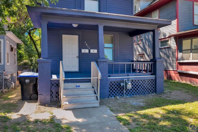 1017 SW 16th ST, Topeka, KS 66604