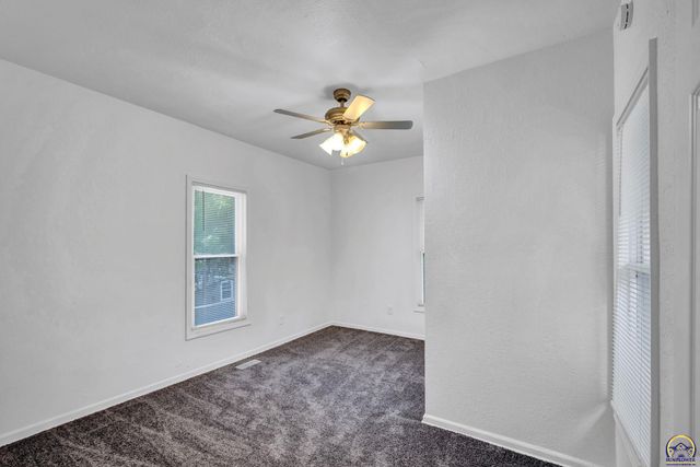 1017 SW 16th ST, Topeka, KS 66604