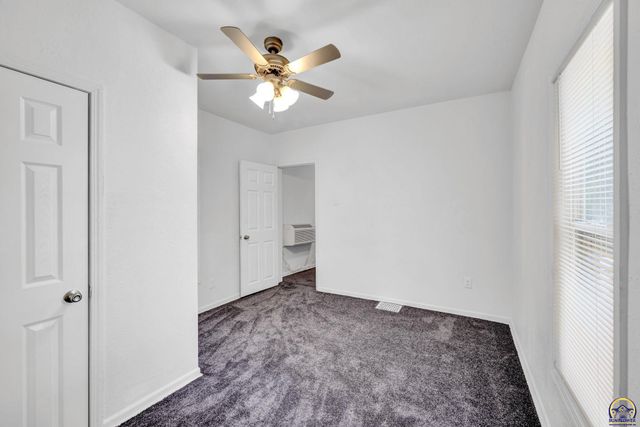 1017 SW 16th ST, Topeka, KS 66604