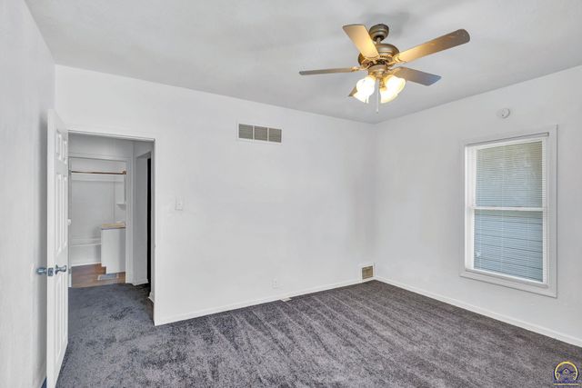 1017 SW 16th ST, Topeka, KS 66604