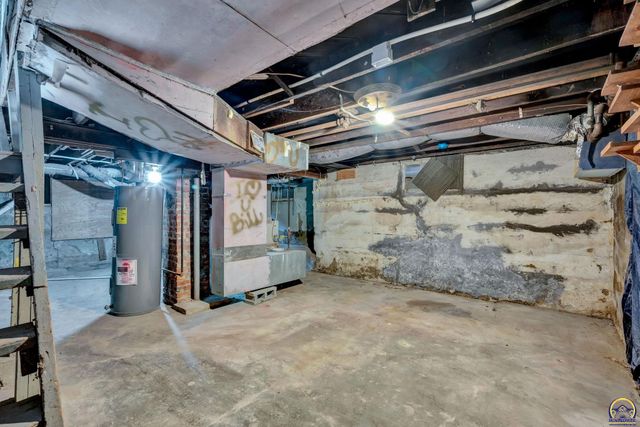 1017 SW 16th ST, Topeka, KS 66604