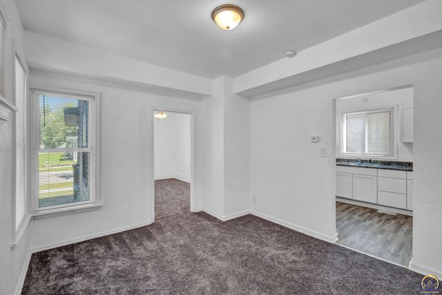 1017 SW 16th ST, Topeka, KS 66604