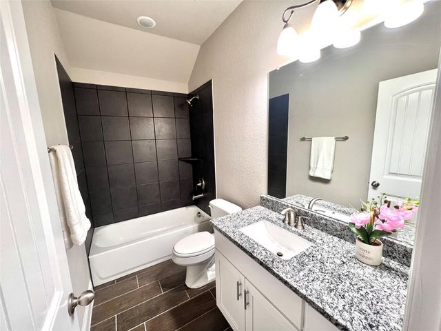 537 Hillcrest Circle, Justin, TX 76247