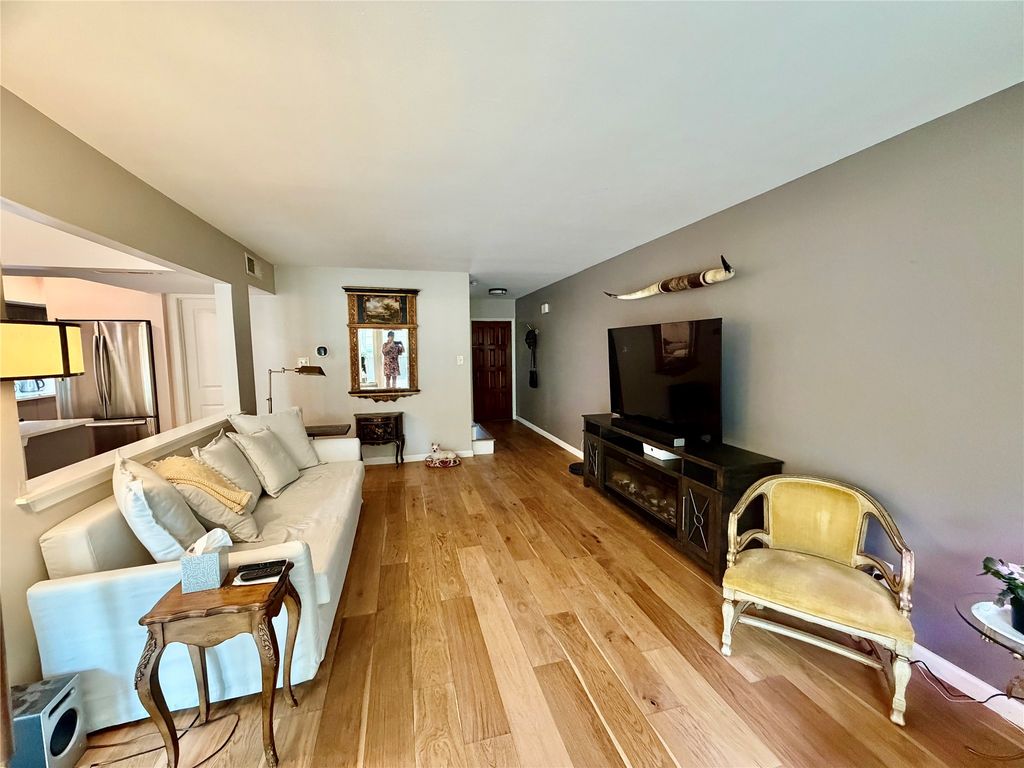 1201 Portales Lane Bldg L, Irving, TX 75061 — photo 2