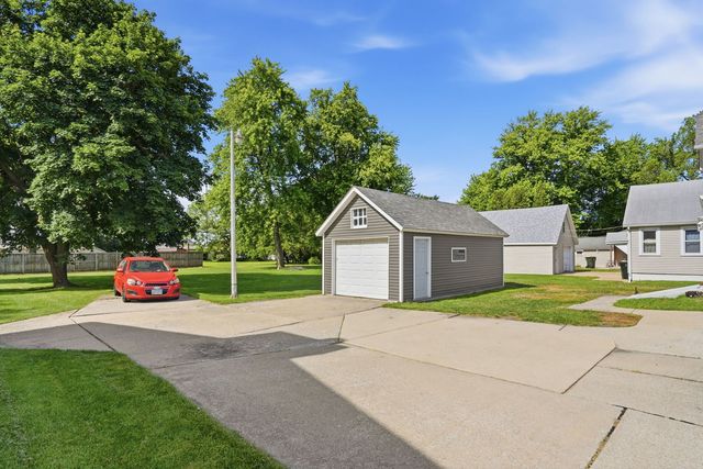 526 E Orange Street, Geneseo, IL 61254