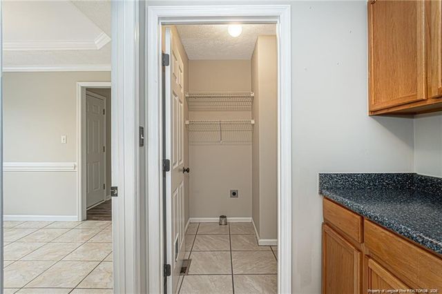 402 ROUNDTRTEE Drive, Fayetteville, NC 28303