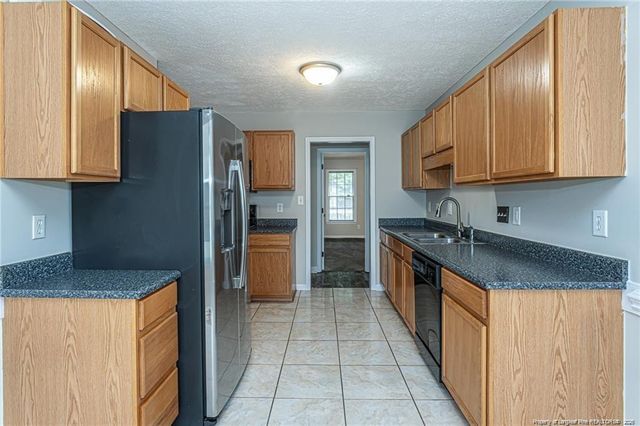 402 ROUNDTRTEE Drive, Fayetteville, NC 28303