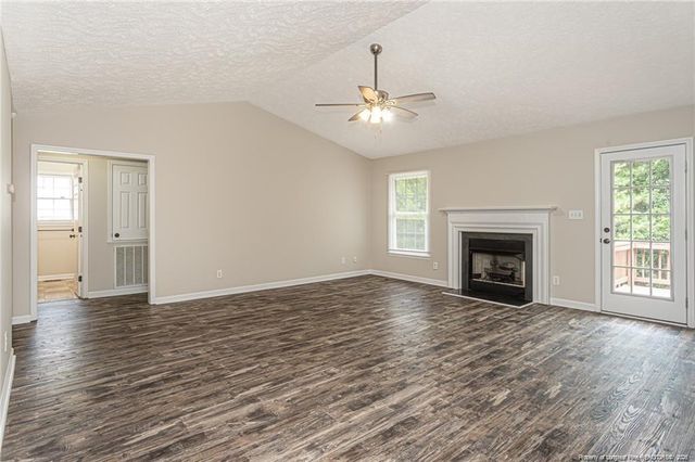 402 ROUNDTRTEE Drive, Fayetteville, NC 28303