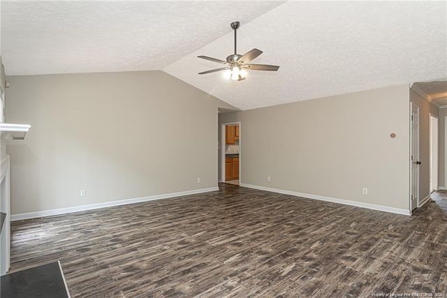 402 ROUNDTRTEE Drive, Fayetteville, NC 28303