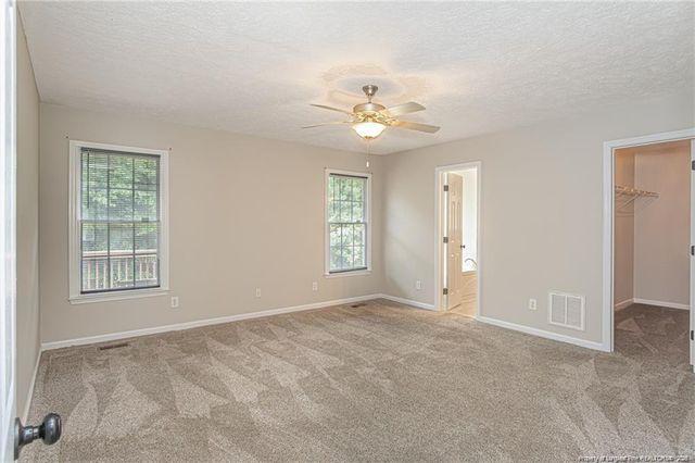 402 ROUNDTRTEE Drive, Fayetteville, NC 28303