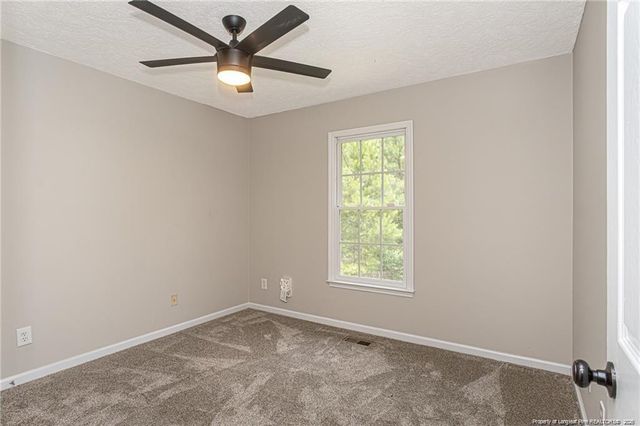 402 ROUNDTRTEE Drive, Fayetteville, NC 28303