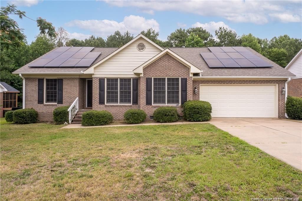 402 ROUNDTRTEE Drive, Fayetteville, NC 28303