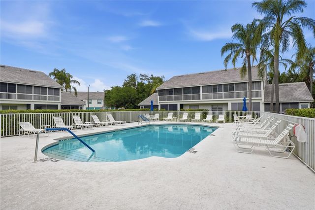 6594 FAIRWAY GARDENS DRIVE 6594, Bradenton, FL 34203