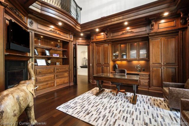 58415 10 Mile Road, South Lyon, MI 48178