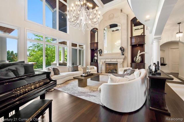 58415 10 Mile Road, South Lyon, MI 48178