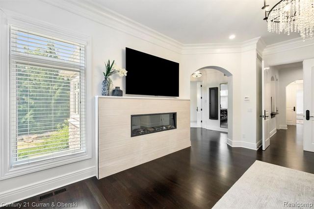 58415 10 Mile Road, South Lyon, MI 48178