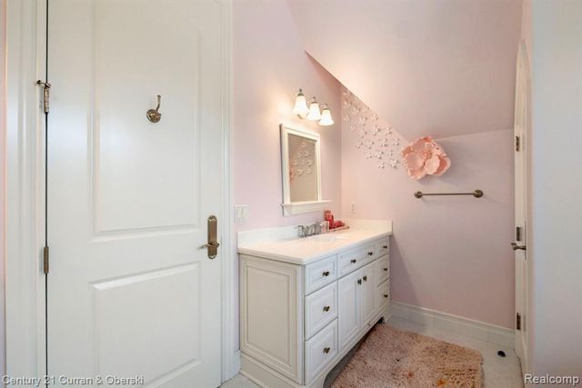 58415 10 Mile Road, South Lyon, MI 48178