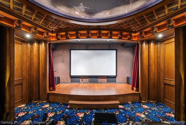 58415 10 Mile Road, South Lyon, MI 48178