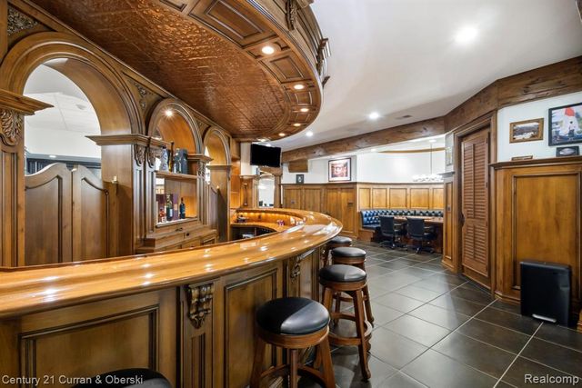 58415 10 Mile Road, South Lyon, MI 48178