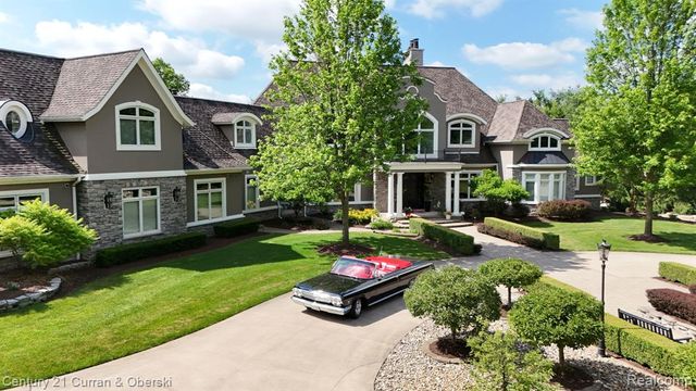 58415 10 Mile Road, South Lyon, MI 48178