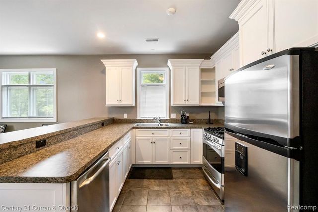 58415 10 Mile Road, South Lyon, MI 48178