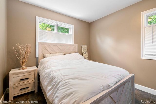 58415 10 Mile Road, South Lyon, MI 48178