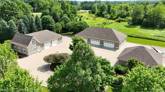 58415 10 Mile Road, South Lyon, MI 48178