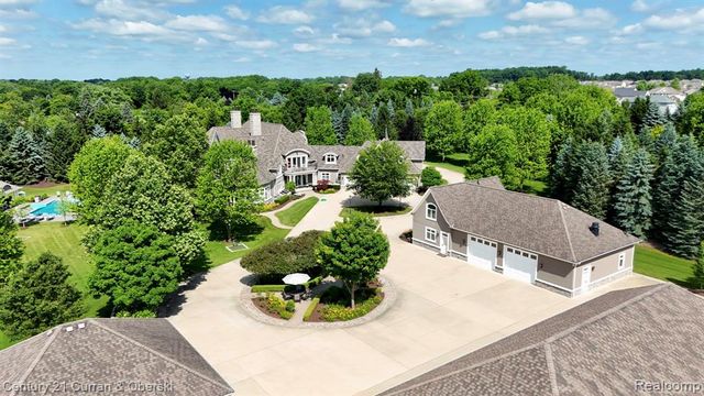 58415 10 Mile Road, South Lyon, MI 48178