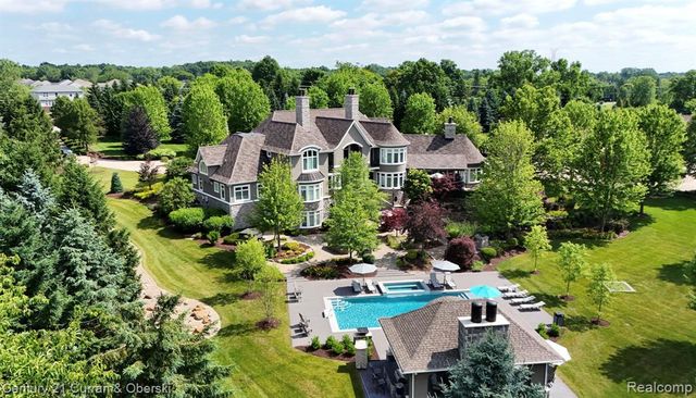 58415 10 Mile Road, South Lyon, MI 48178