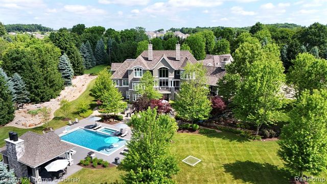 58415 10 Mile Road, South Lyon, MI 48178