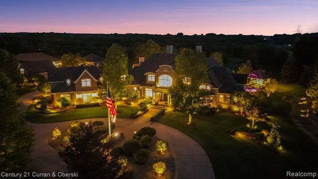 58415 10 Mile Road, South Lyon, MI 48178