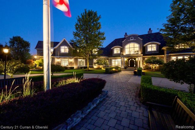 58415 10 Mile Road, South Lyon, MI 48178