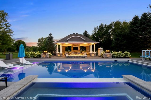 58415 10 Mile Road, South Lyon, MI 48178