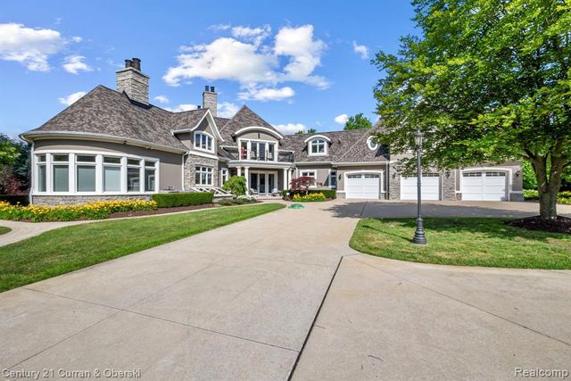 58415 10 Mile Road, South Lyon, MI 48178